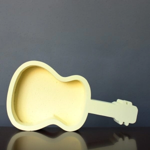 Декоративна коробка для квітів Гітара